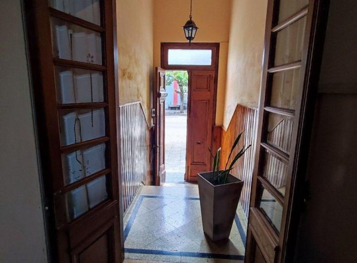 CASA CON LOCAL EN VENTA EN BRAGADO 5