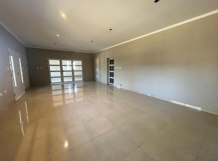 CASA EN VENTA EN PERGAMINO CON PATIO 4