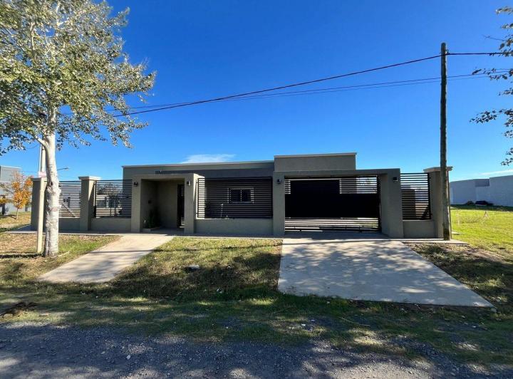 CASA EN VENTA EN PERGAMINO CON PATIO 1