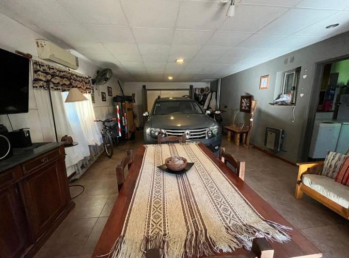 CASA EN VENTA EN PERGAMINO CON PILETA 1