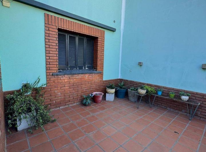 CASA EN VENTA EN PEHUAJO CON GARAGE Y QUINCHO 3