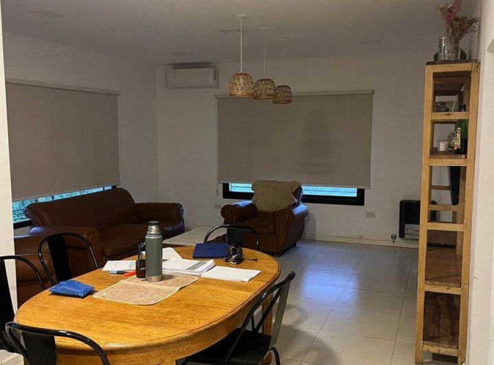 CASA EN VENTA EN PERGAMINO CON PATIO Y PILETA 4