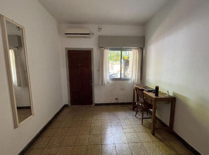 CASA EN VENTA EN BRAGADO CON PATIO Y GARAJE 2