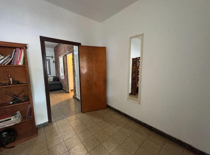 CASA EN VENTA EN BRAGADO CON PATIO Y GARAJE 3