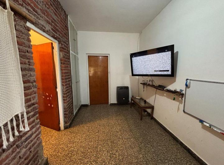CASA EN VENTA EN BRAGADO CON PATIO Y GARAJE 4