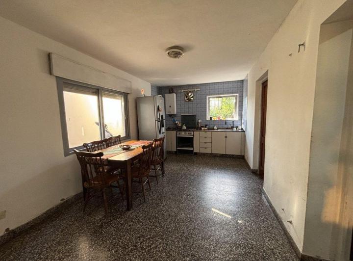 CASA EN VENTA EN BRAGADO CON PATIO Y GARAJE 5