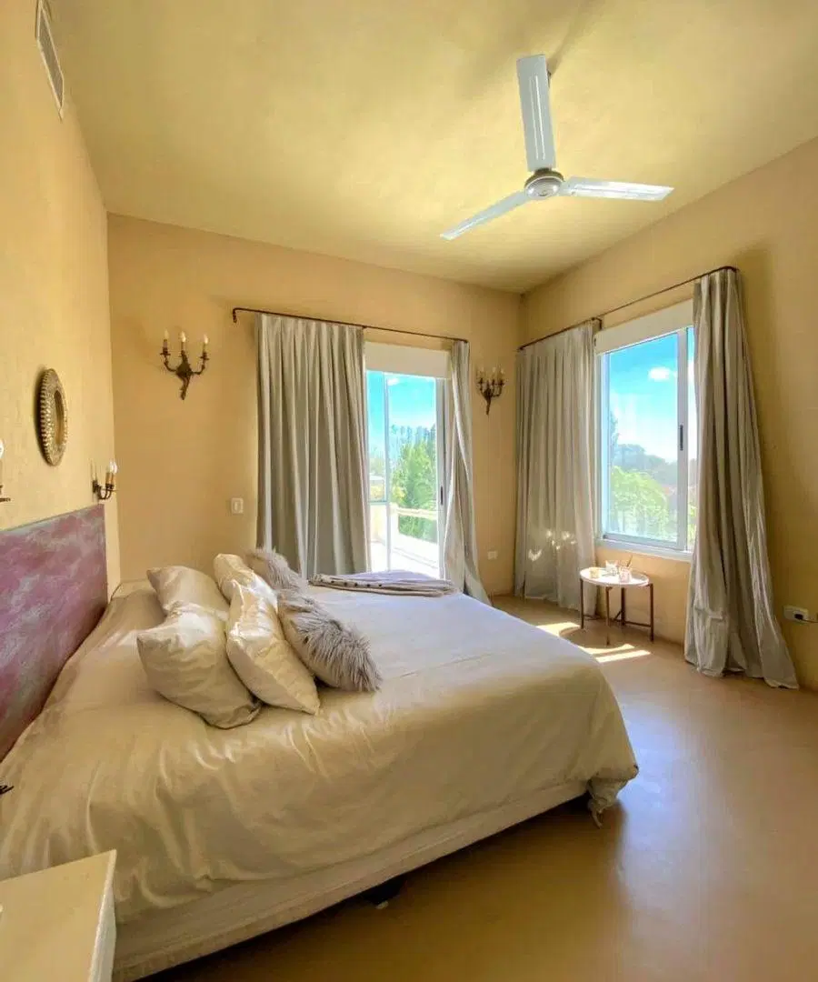 CASA EN VENTA EN PEHUAJÓ CON PILETA 3