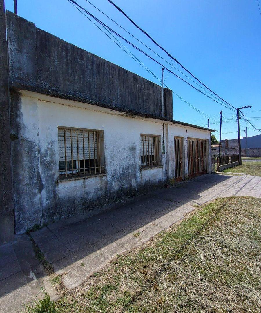 CASA EN VENTA EN ACEVEDO CON PATIO