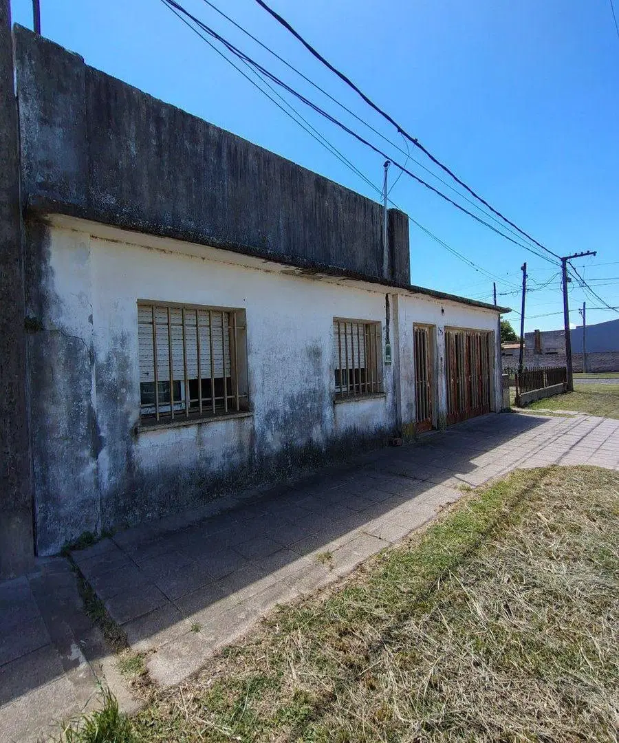 CASA EN VENTA EN ACEVEDO CON PATIO 4