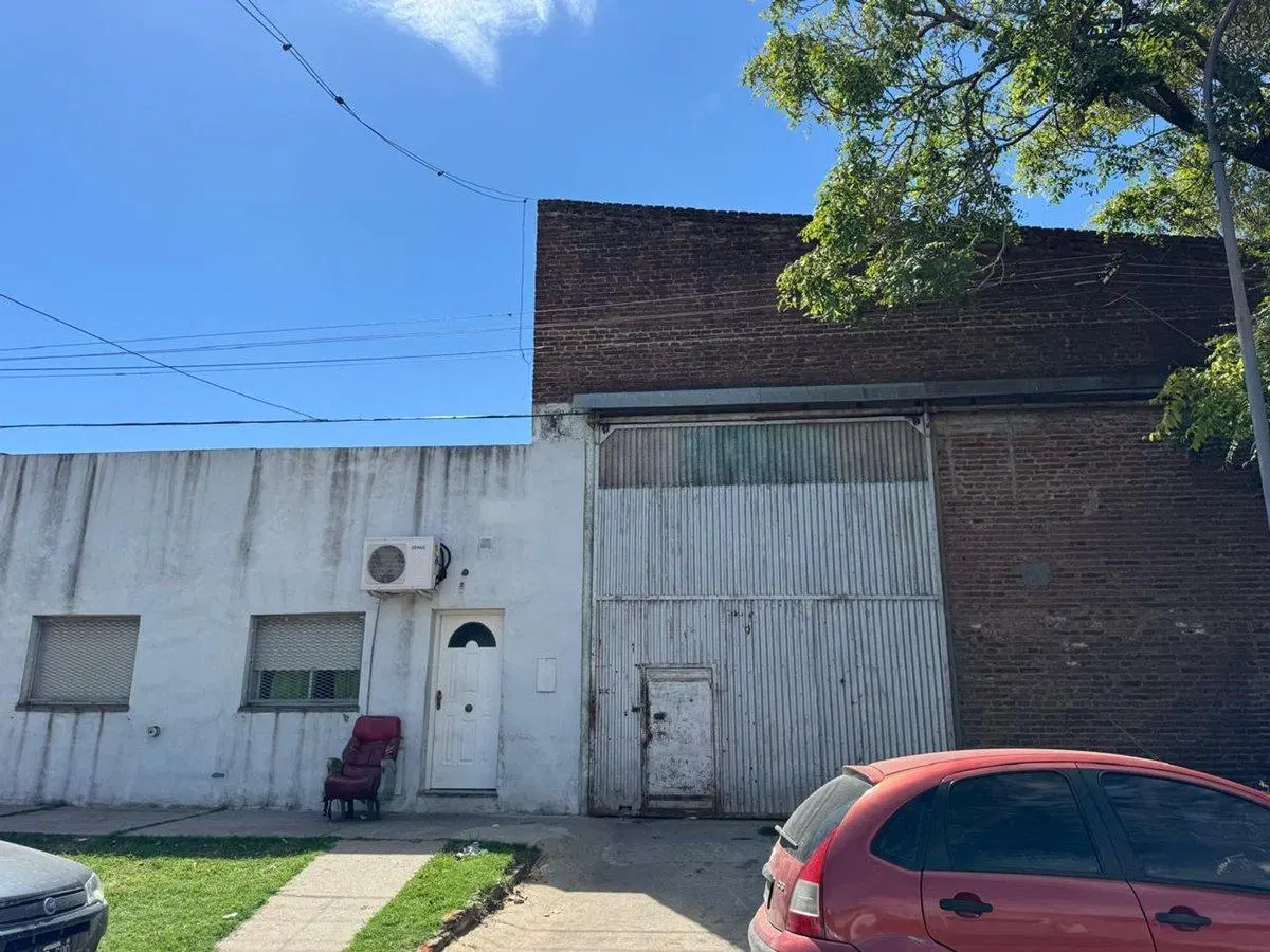 CASA EN VENTA EN JUNIN CON GALPON 3