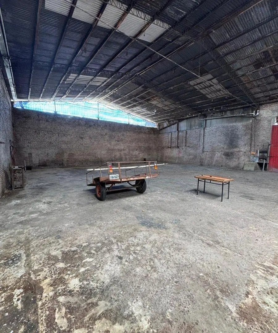 CASA EN VENTA EN JUNIN CON GALPON 4