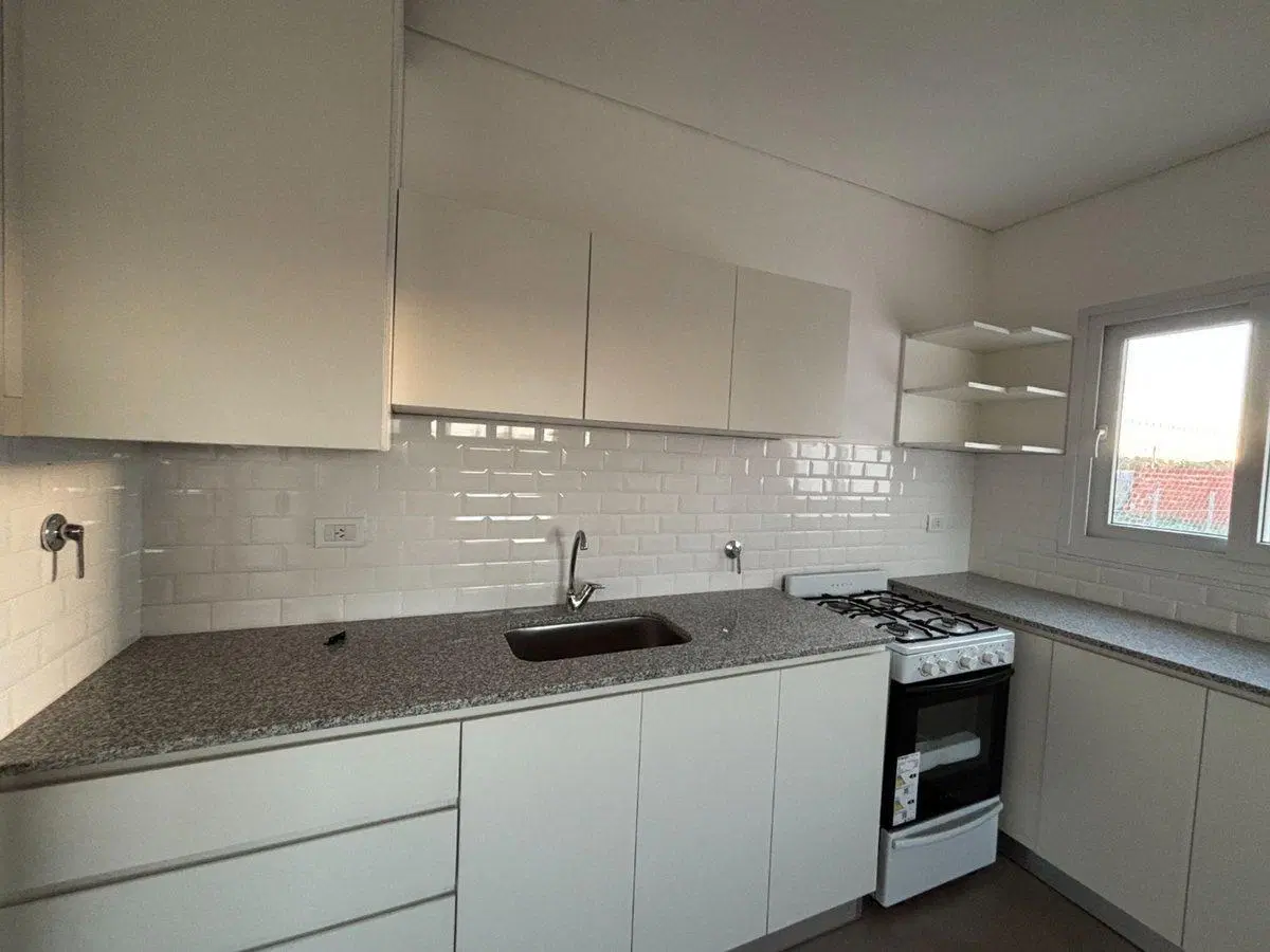CASA EN VENTA EN BRAGADO A ESTRENAR 3