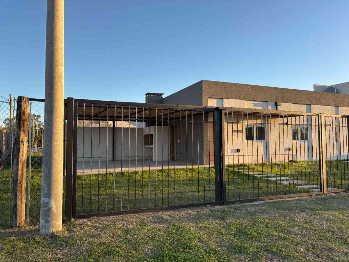 CASA EN VENTA EN BRAGADO A ESTRENAR