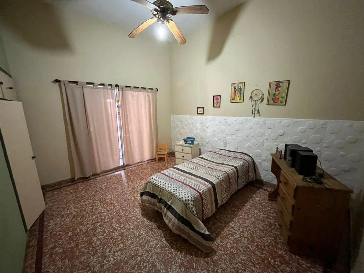 CASA EN VENTA EN PERGAMINO CON PATIO 2