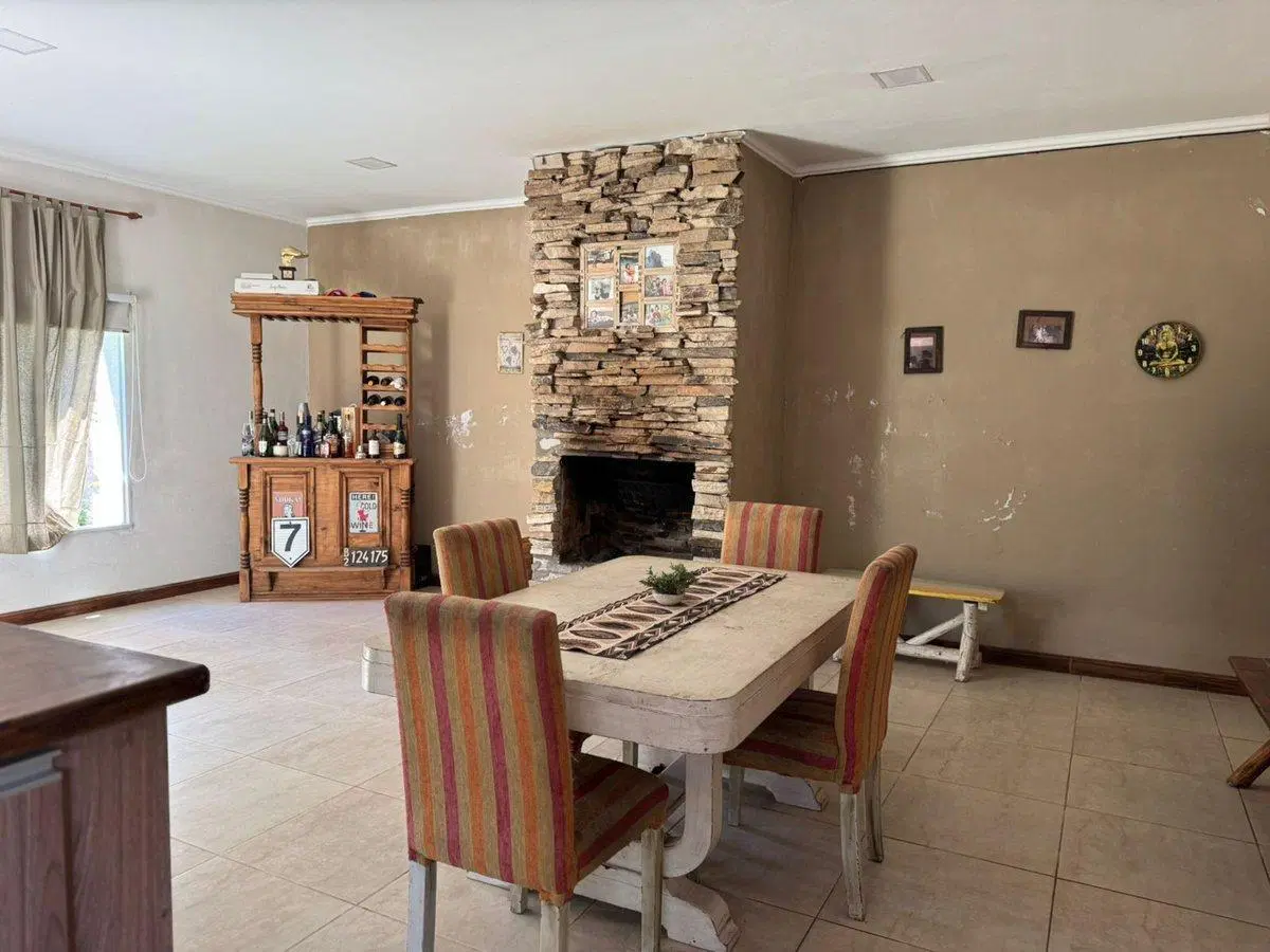 CASA EN VENTA EN SAFORCADA, JUNIN 4
