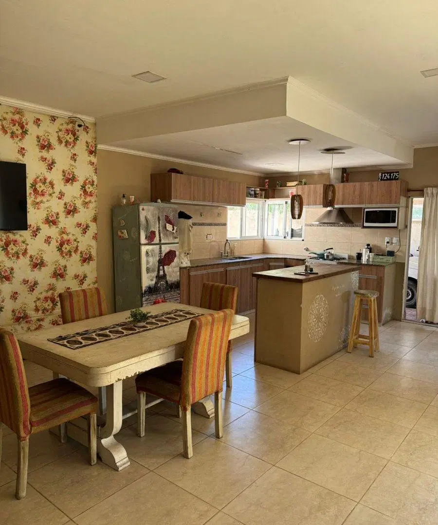 CASA EN VENTA EN SAFORCADA, JUNIN 5