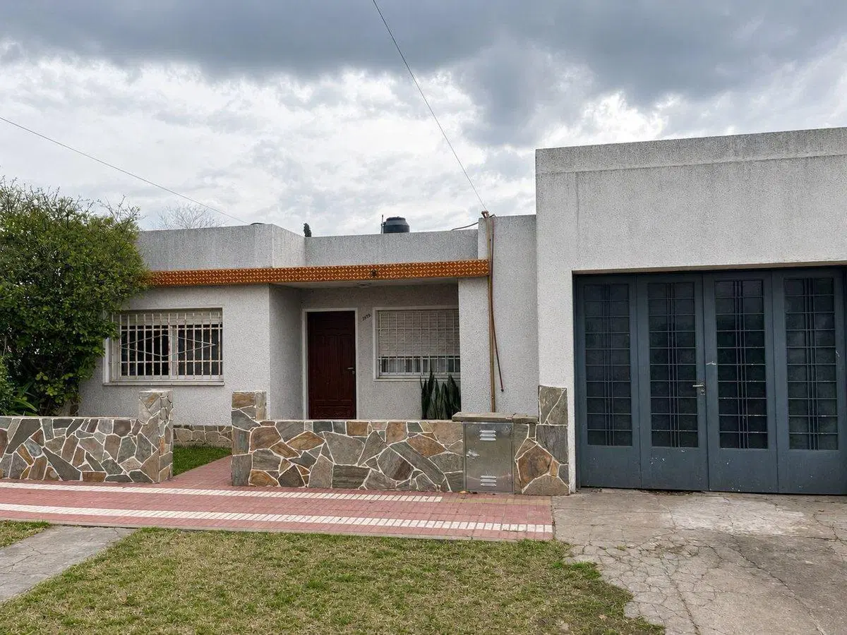 CASA EN VENTA EN PERGAMINO A REFACCIONAR 2