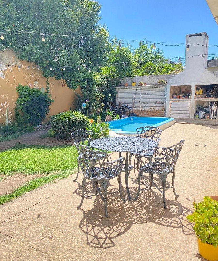 CASA EN VENTA EN PERGAMINO CON PILETA