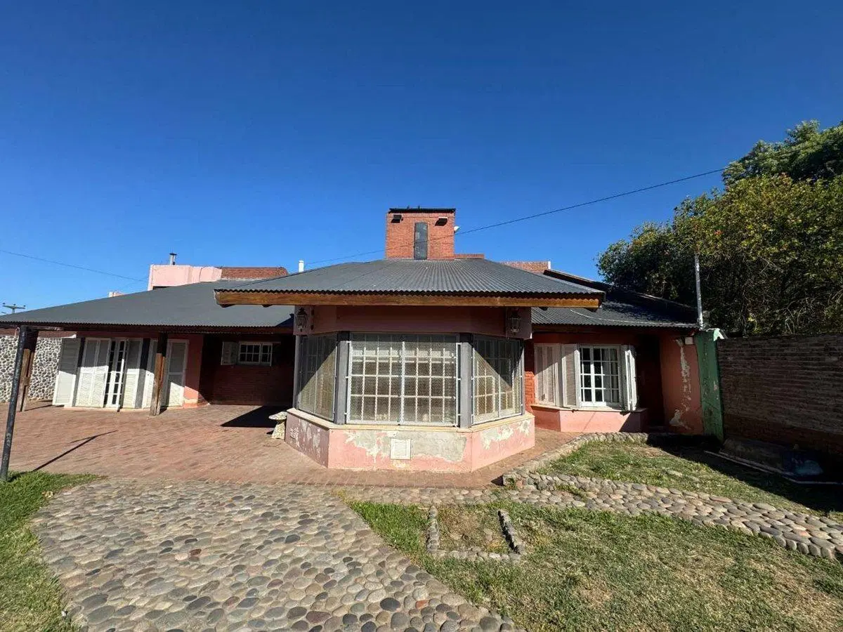 CASA EN VENTA Y ALQUILER EN PERGAMINO 4