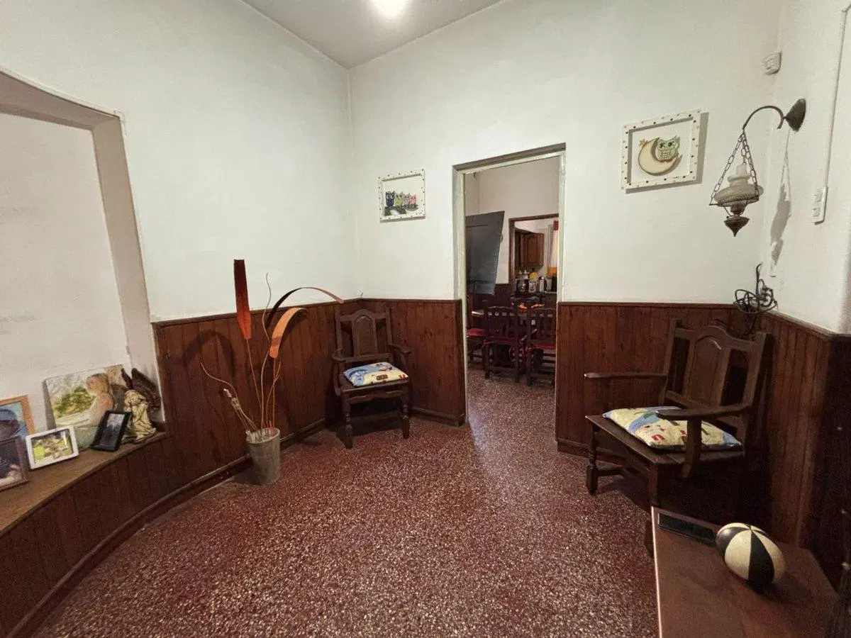 CASA EN VENTA EN BRAGADO CON PILETA 3