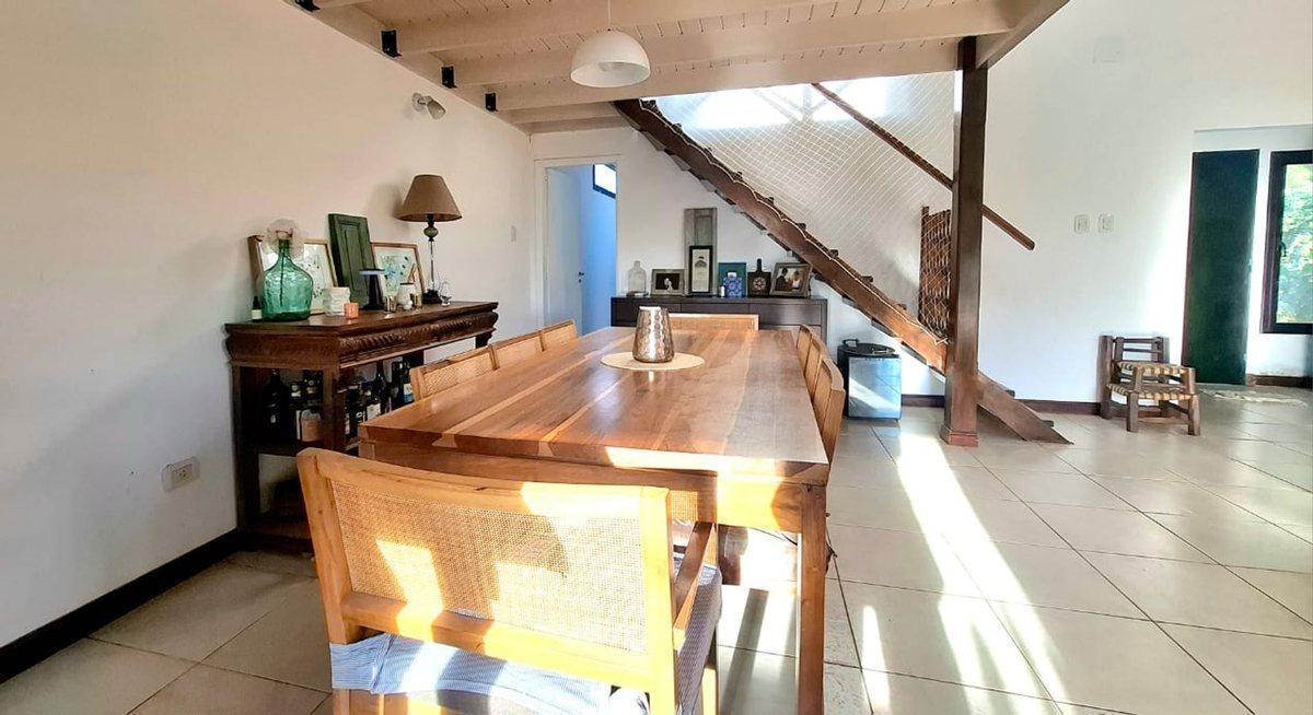CASA EN VENTA EN PEHUAJÓ CON PILETA