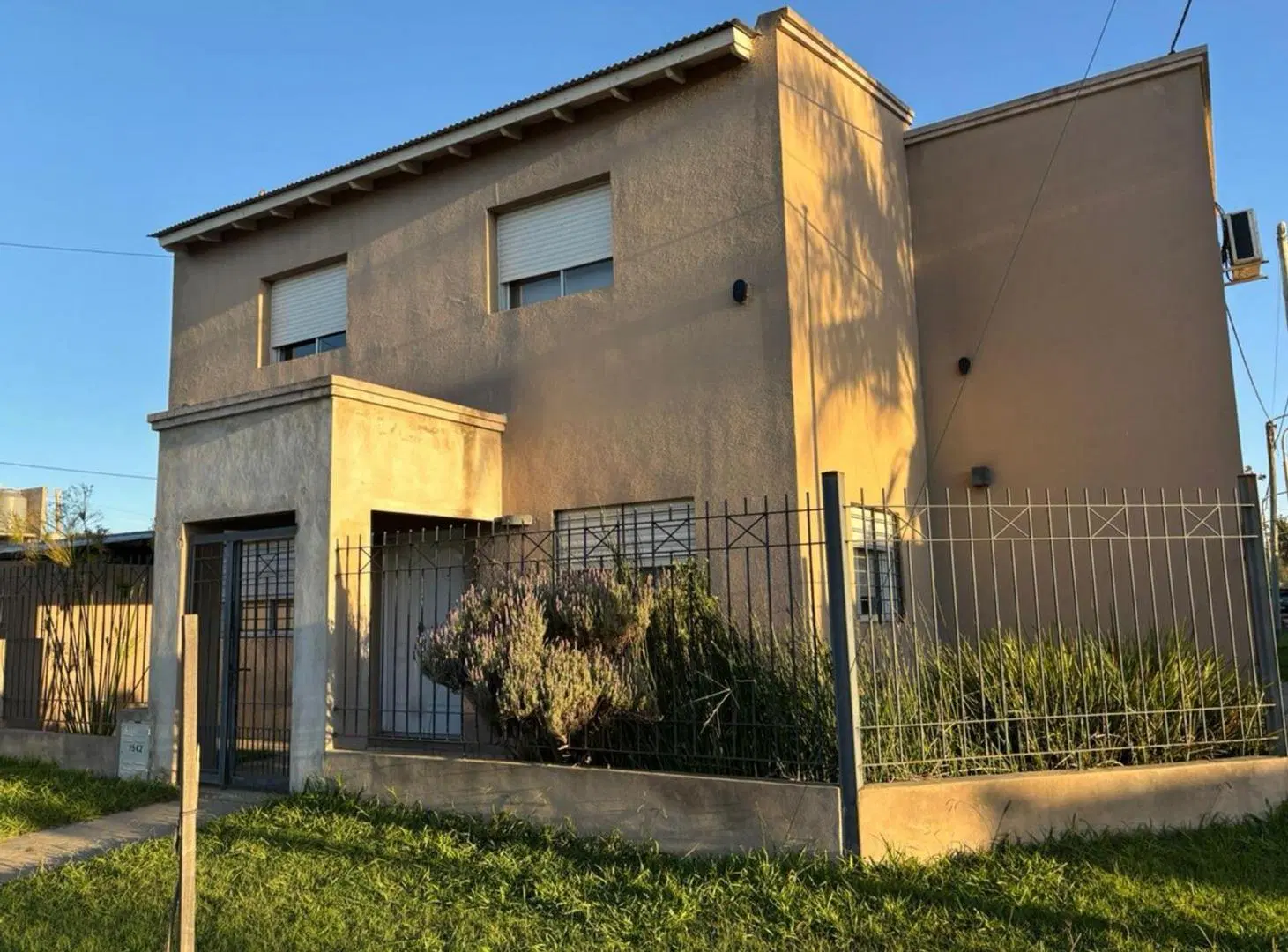 CASA EN VENTA EN PERGAMINO CON PATIO 4