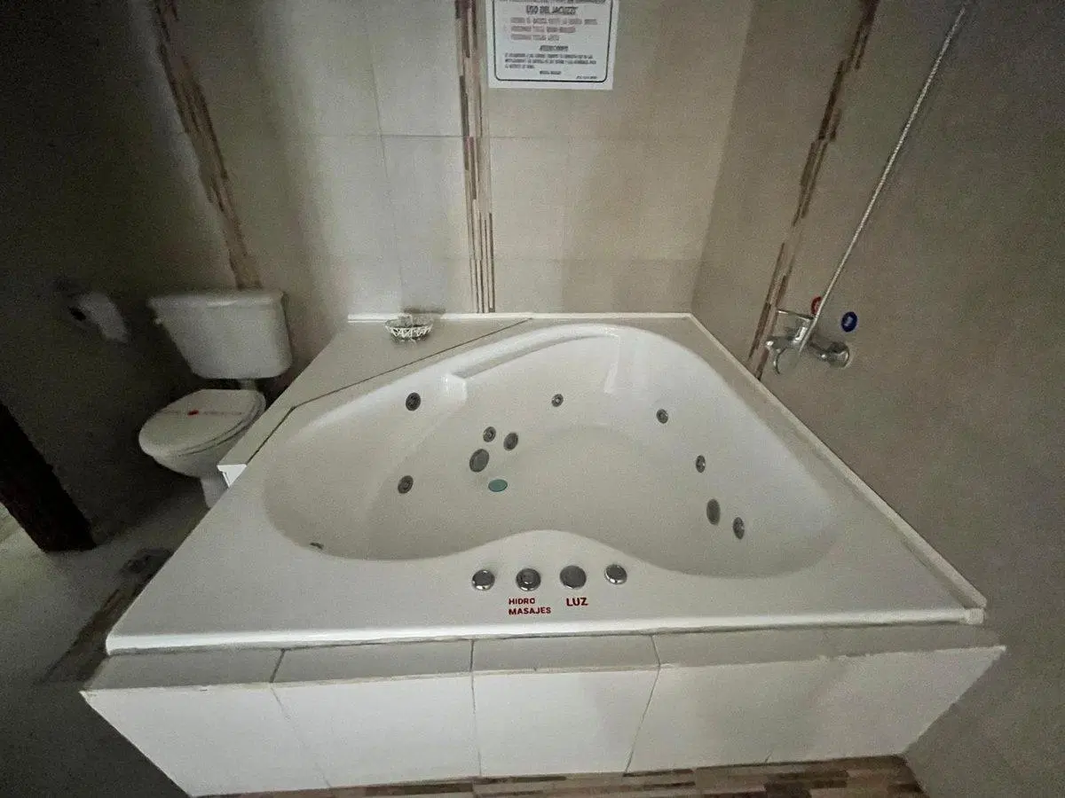 HOTEL EN VENTA EN CHACABUCO 4