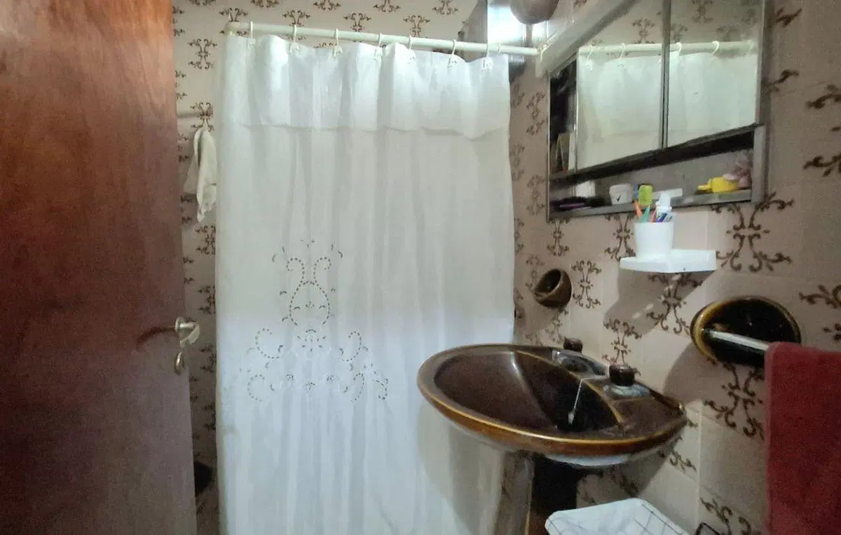 CASA EN VENTA PEHUAJO CON LOCAL COMERCIAL Y PATIO 5