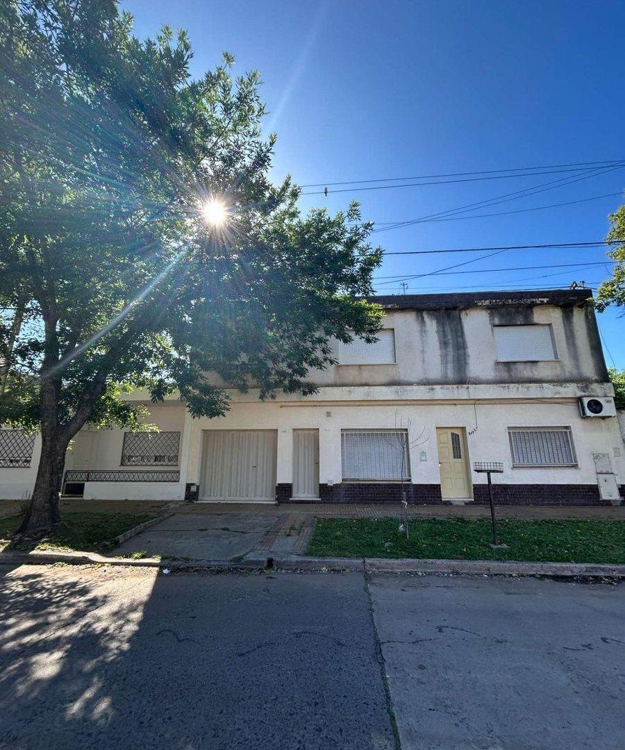 CASA EN VENTA EN PERGAMINO CON GARAJE