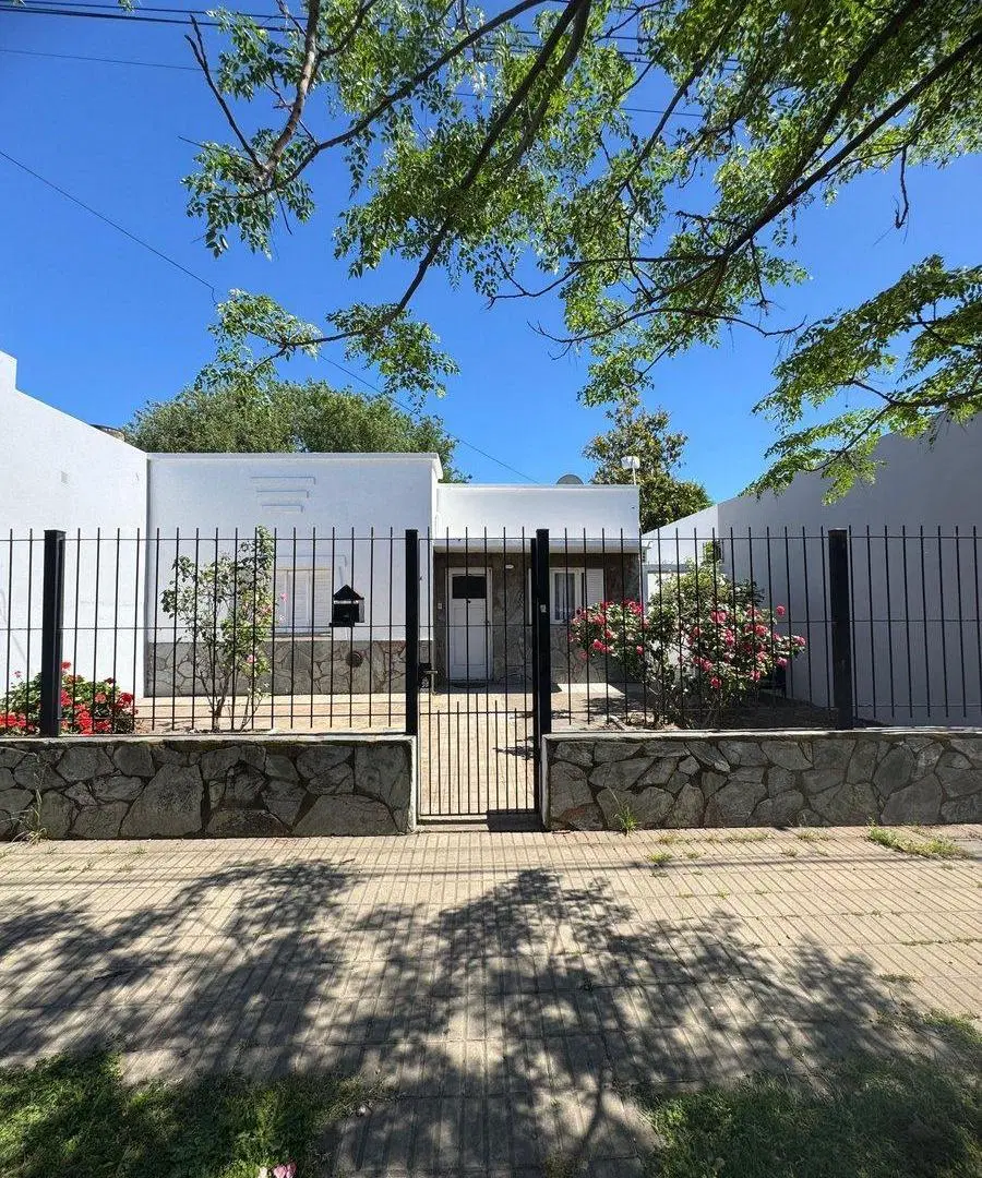 CASA EN VENTA EN PEHUAJO 2