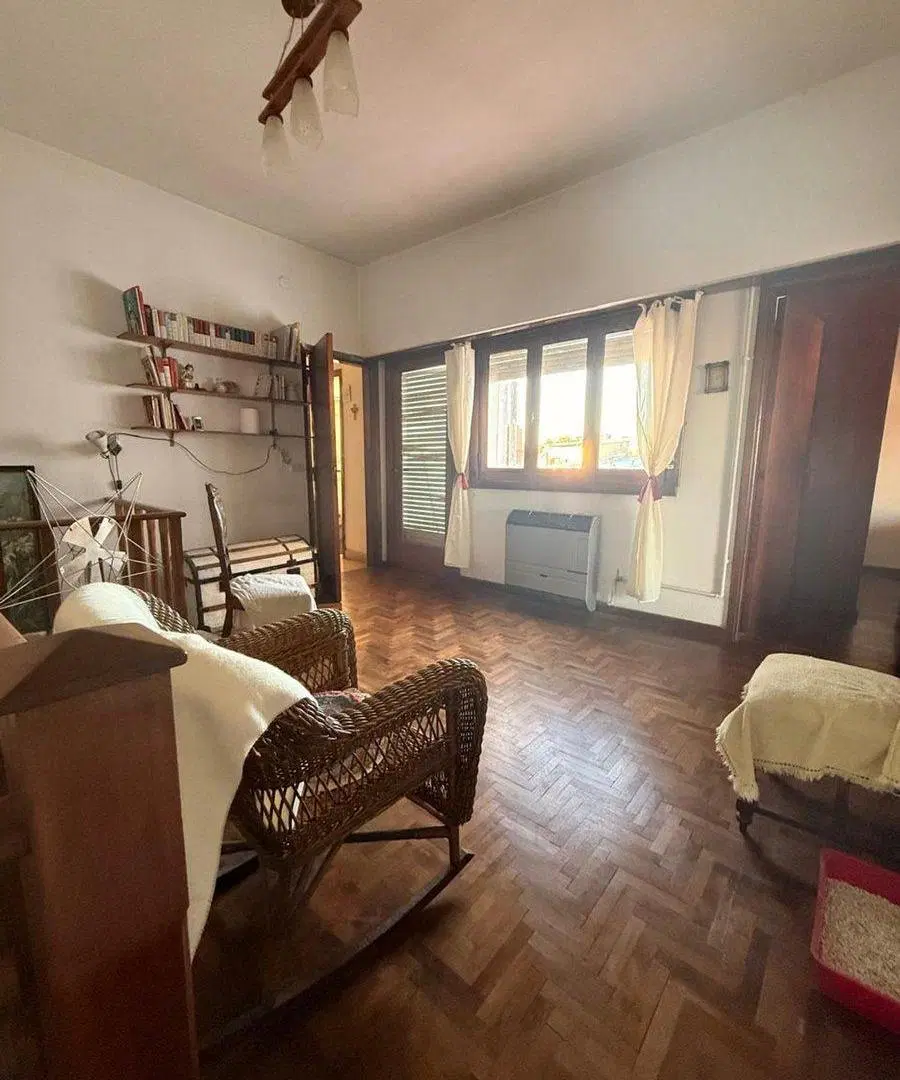 CASA EN VENTA EN 9 DE JULIO 5