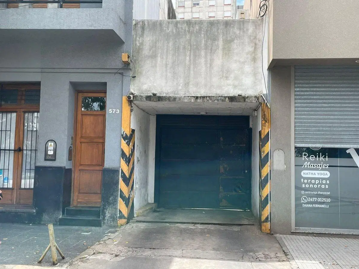 COCHERA EN VENTA EN PERGAMINO  ZONA CENTRICA 2
