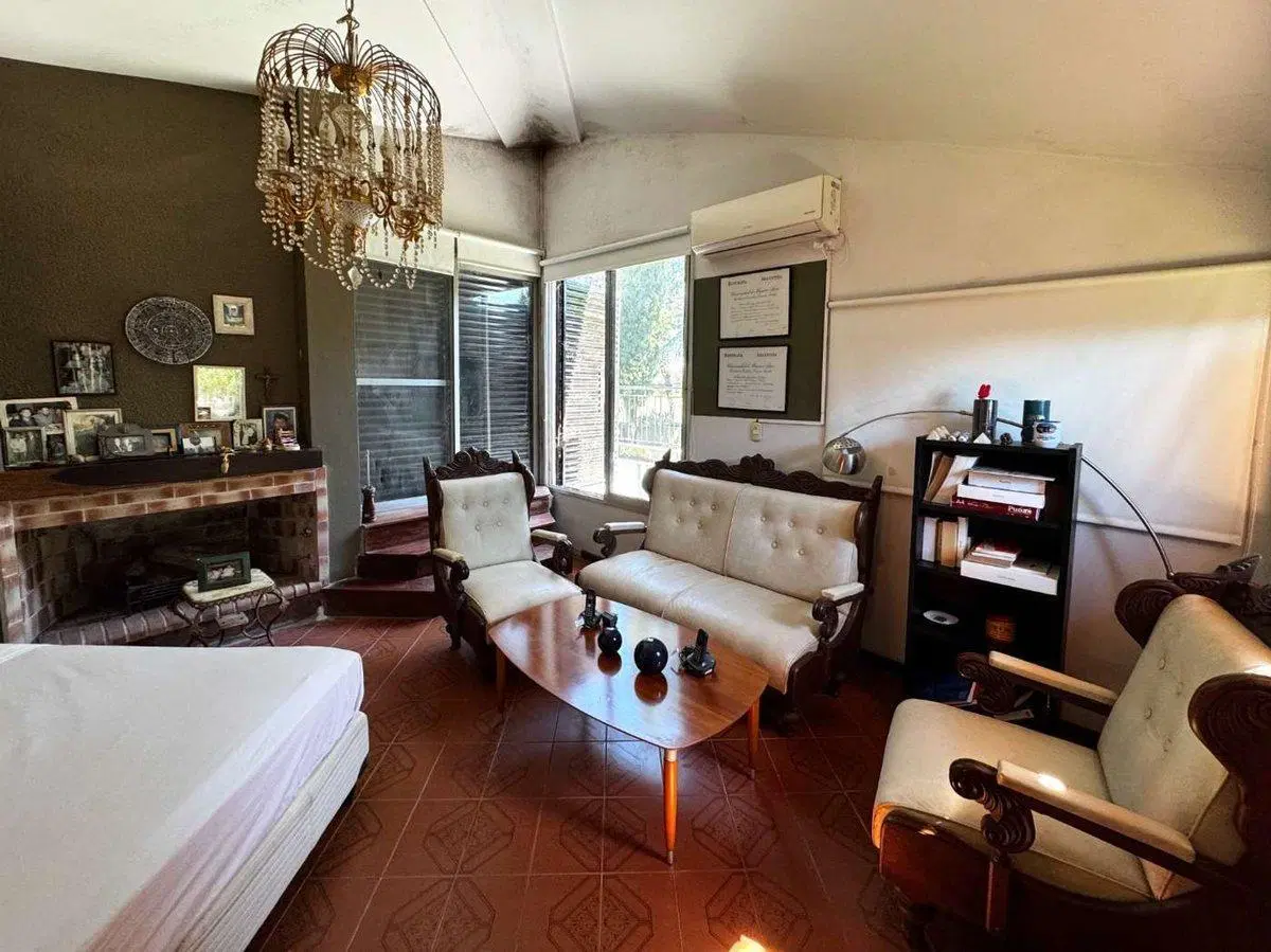 CASA EN VENTA EN PERGAMINO CON PILETA 5