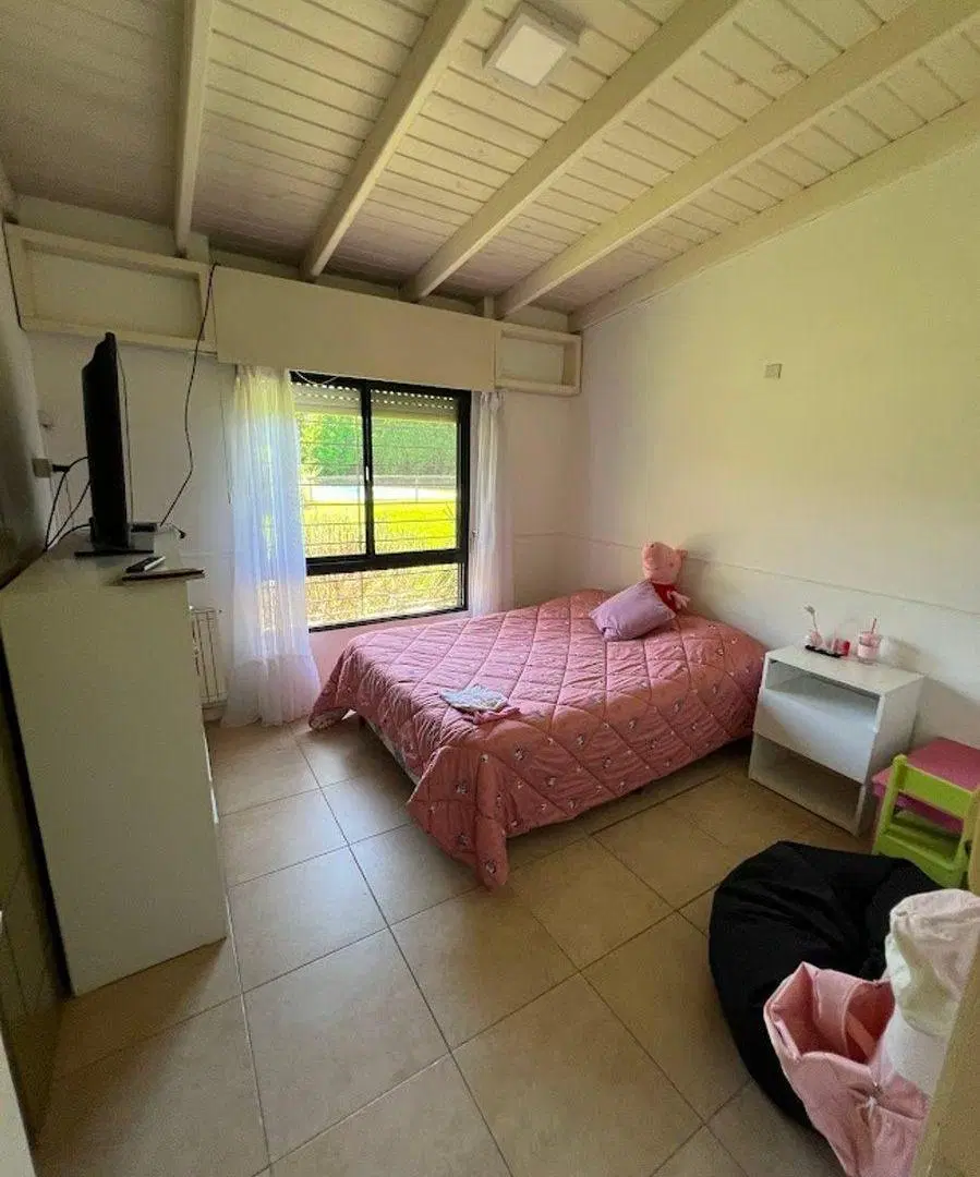 CASA EN VENTA EN PERGAMINO CON PILETA 2