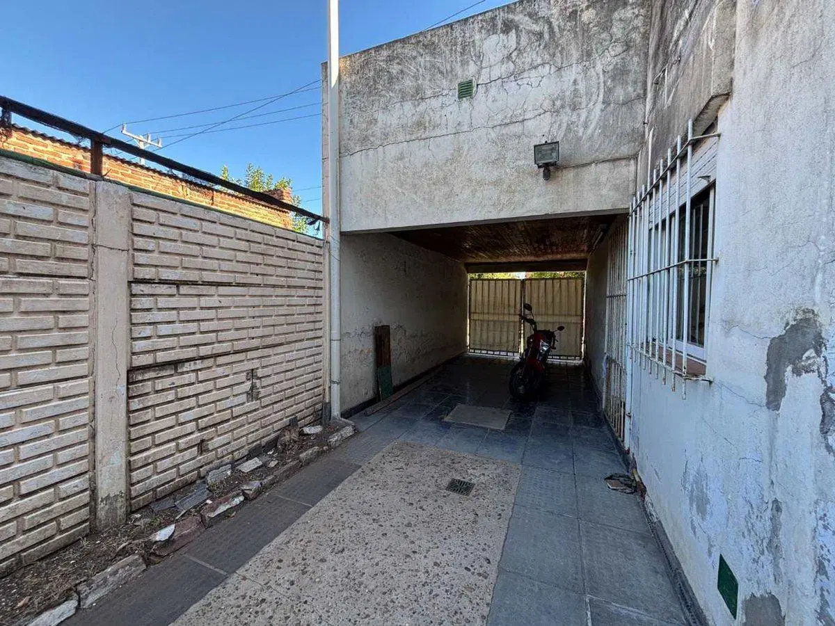CASA EN VENTA EN BRAGADO ZONA CENTRICA 4