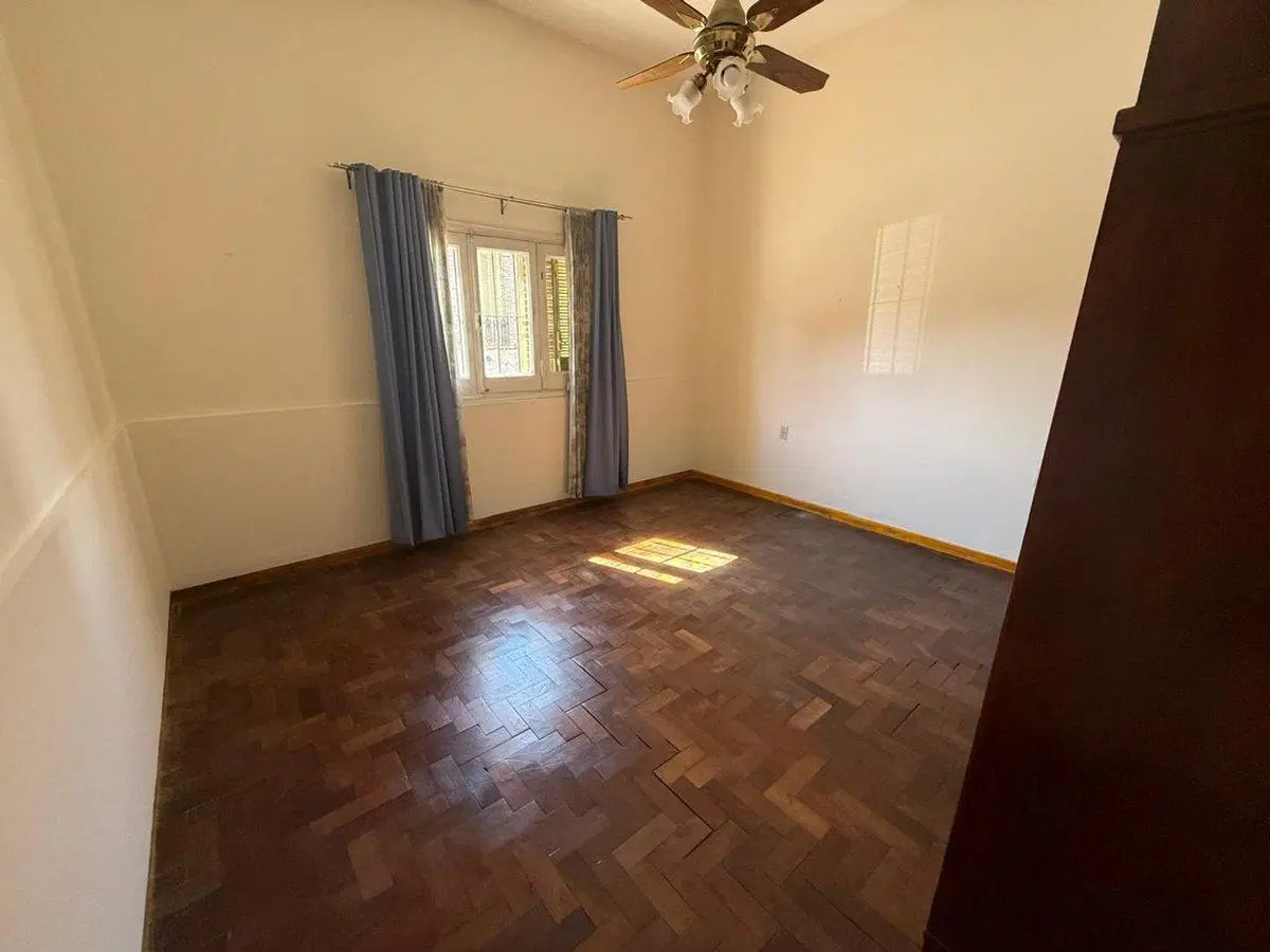 CASA EN VENTA EN PERGAMINO CON PARQUE Y GALPON 3