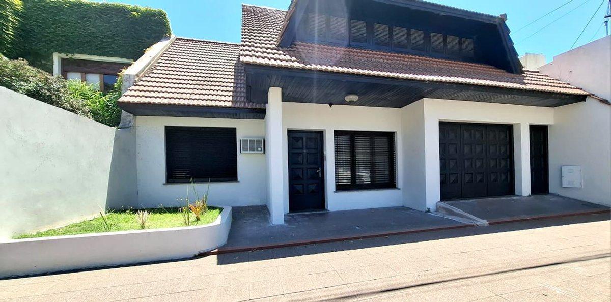 CASA EN VENTA EN PEHUAJÓ CON PILETA