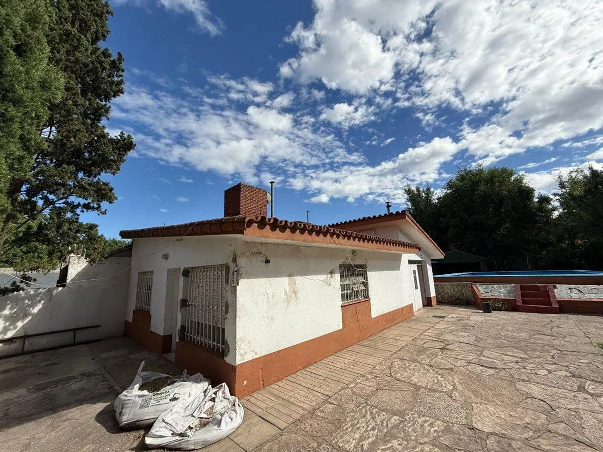 CASA QUINTA EN VENTA EN PERGAMINO CON PILETA 5