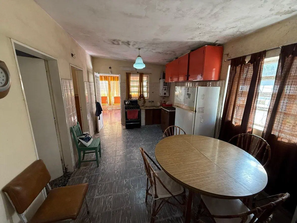 CASA QUINTA EN VENTA EN PERGAMINO CON PILETA 2
