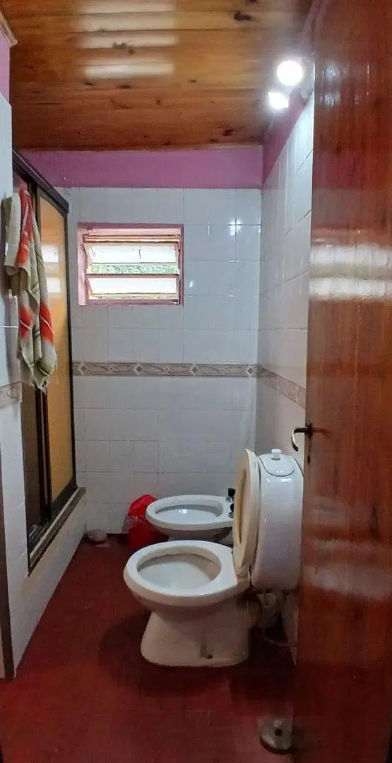 CASA QUINTA EN VENTA EN ROJAS CON PILETA 4