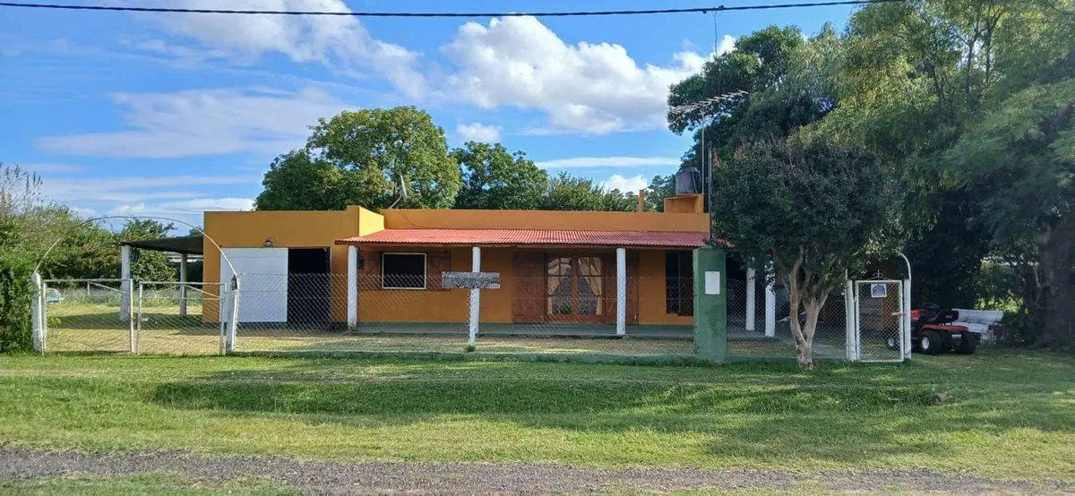 CASA QUINTA EN VENTA EN ROJAS CON PILETA 5