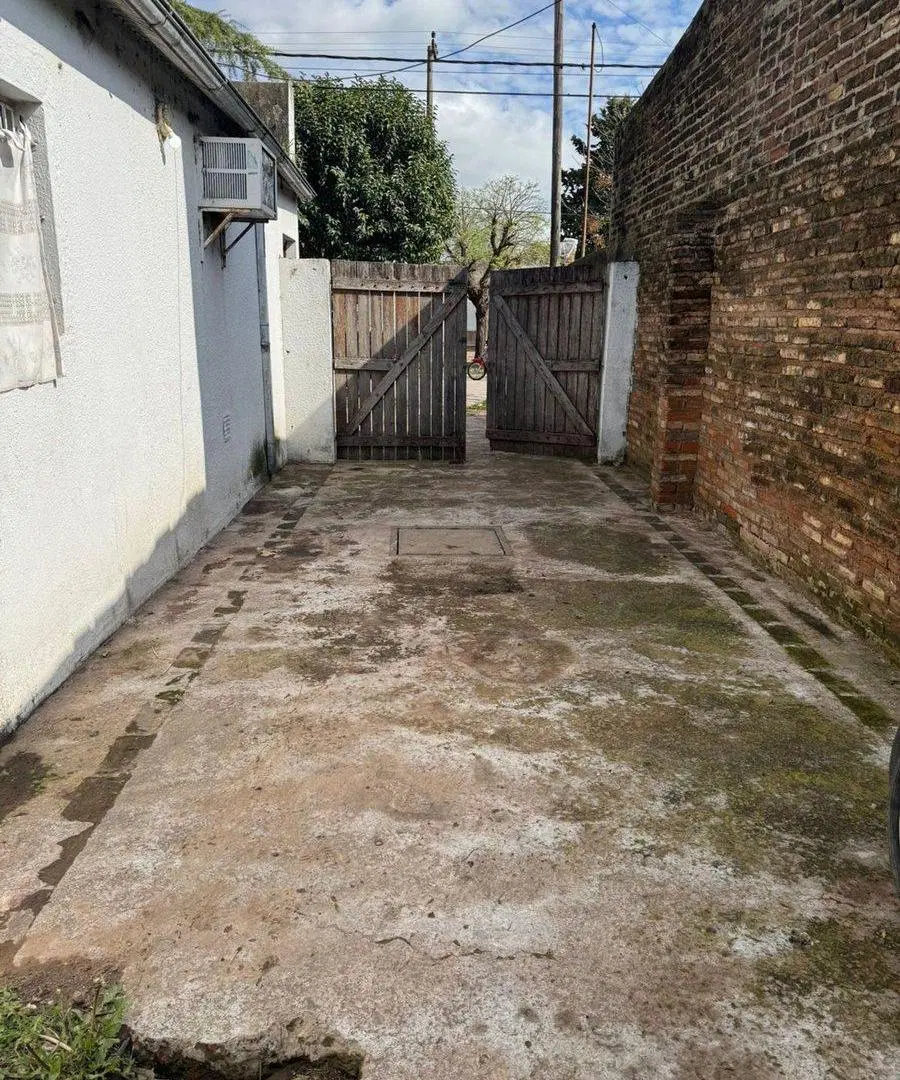 CASA EN VENTA EN CHACABUCO CON PATIO 4