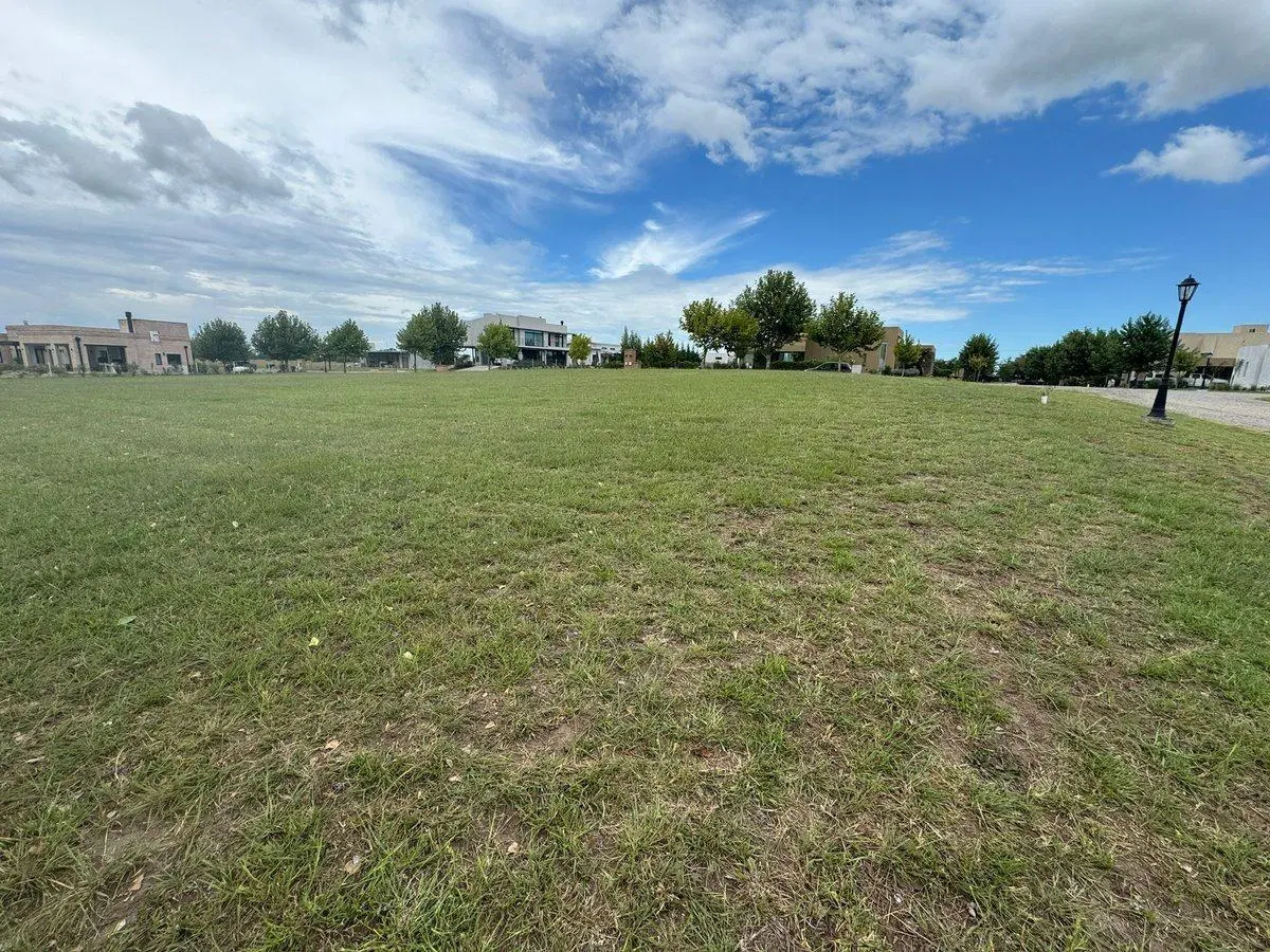 LOTE EN VENTA EN JUNIN 5