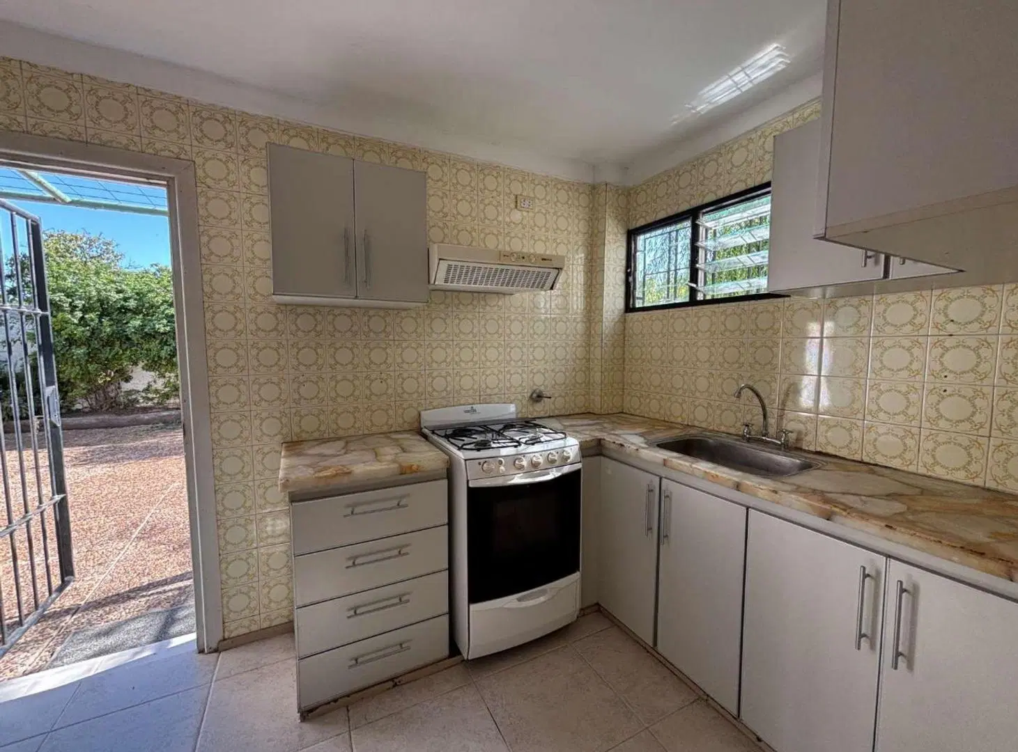 CASA EN VENTA EN BRAGADO ZONA CENTRICA 4