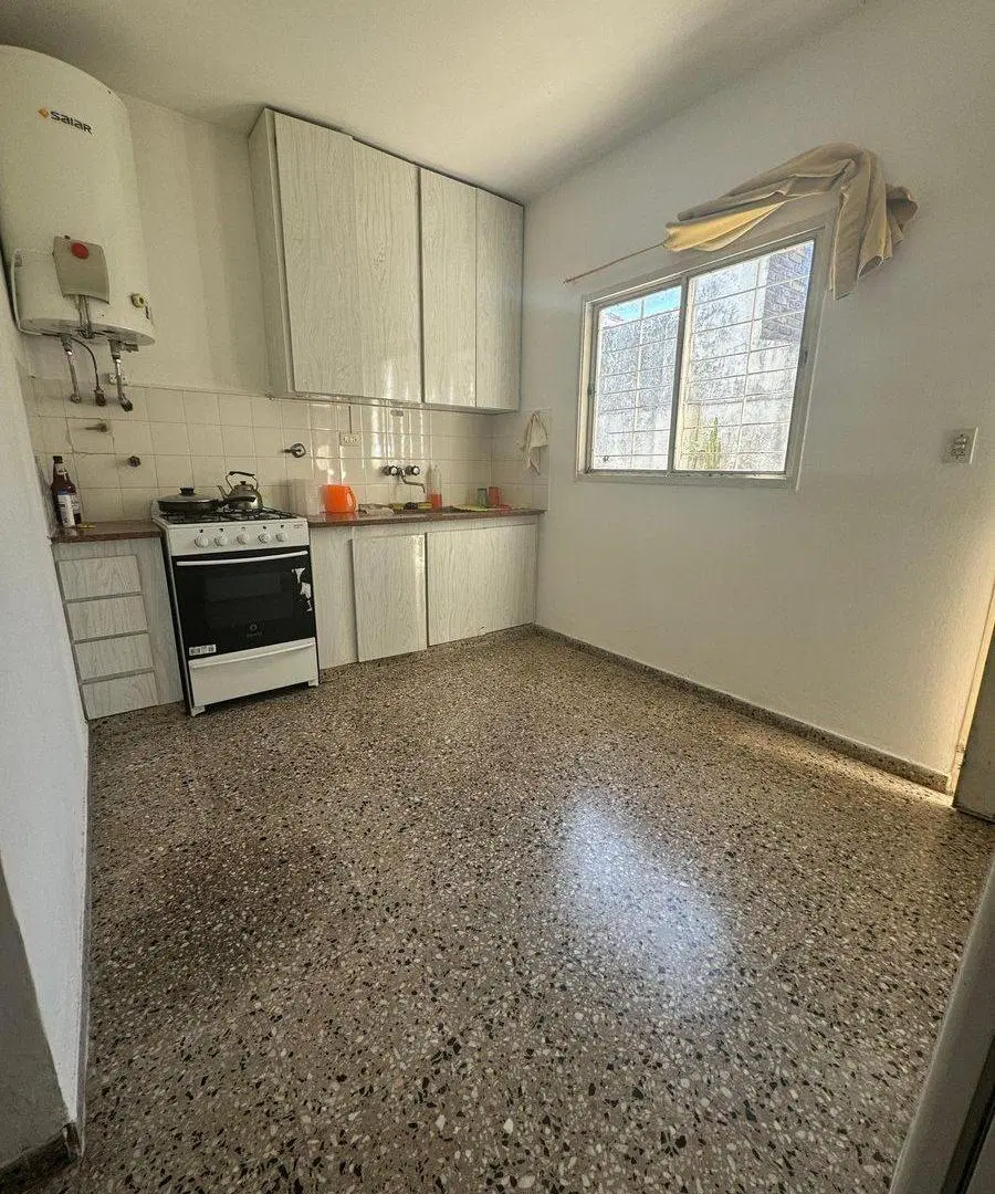 CASA EN VENTA EN PERGAMINO CON COCHERA 2