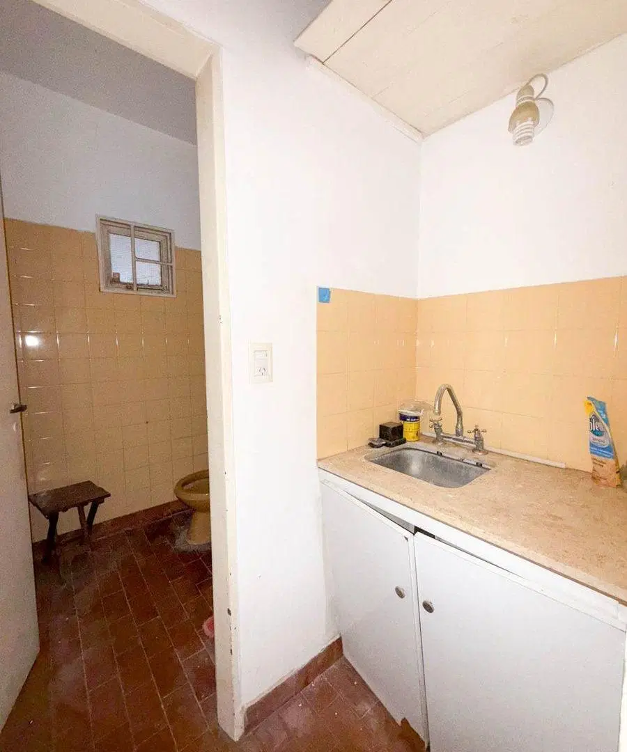 LOCAL EN VENTA EN EL CENTRO DE PERGAMINO 5
