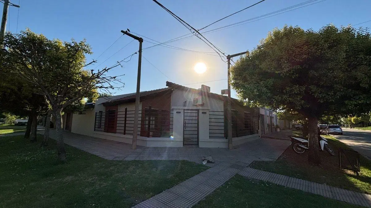 CASA EN VENTA EN BRAGADO 2