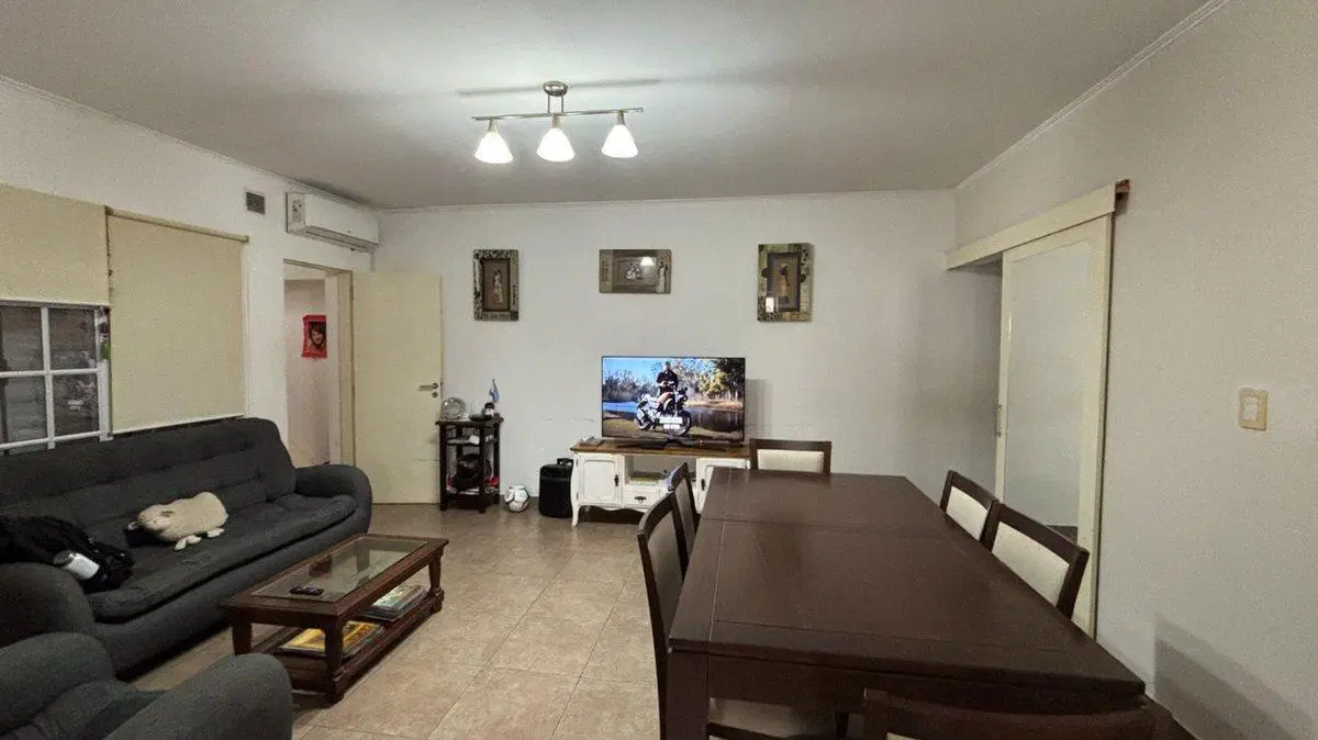 CASA EN VENTA EN BRAGADO CON PILETA 3