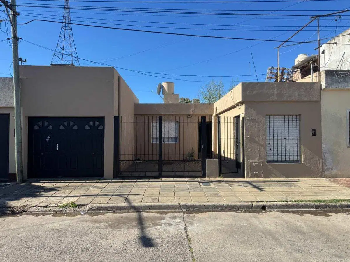 CASA EN VENTA EN PERGAMINO 4