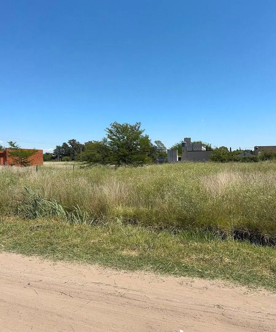 LOTE EN VENTA EN JUNIN 3